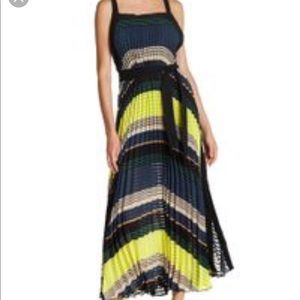 NWOT! Garcia pleated maxi dress with belt